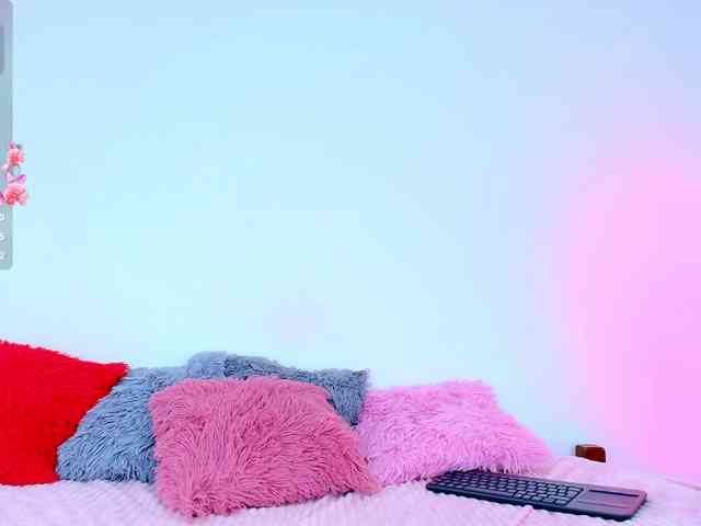 CloeeLovee Live Webcam on BongaCams