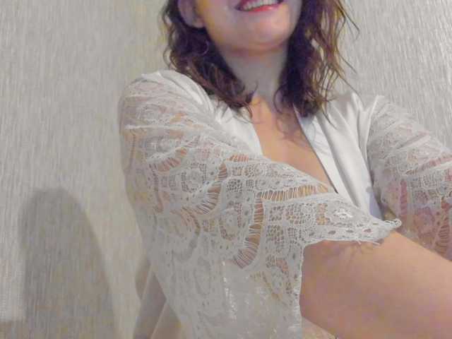 le modèle Aphrovea est en webcam porno dans un show sur le site bongacams, il possède les tags suivants: Asian,Brunette,Trimmed