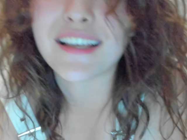 Aphrovea's BongaCams show and profile