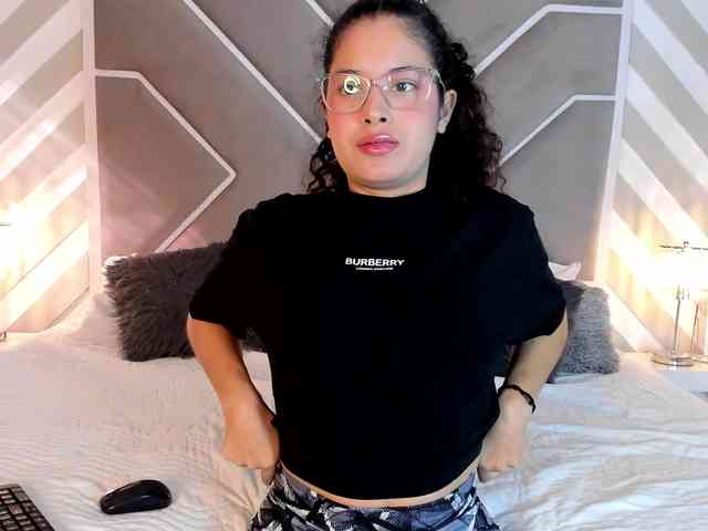 CloeeRogers webcam