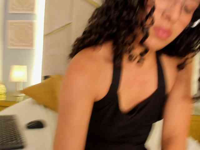 CloeeRogers webcam