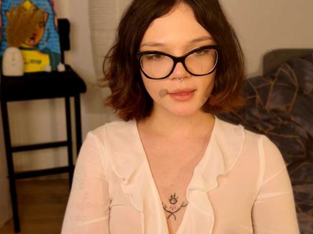 bb-Lisa's BongaCams show and profile