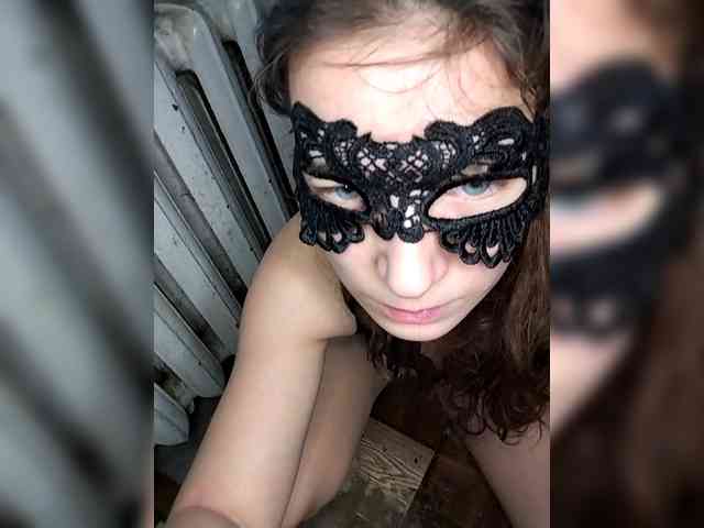 Janet-Alvena webcam
