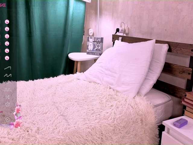 LucyStars – webcam model profile photo