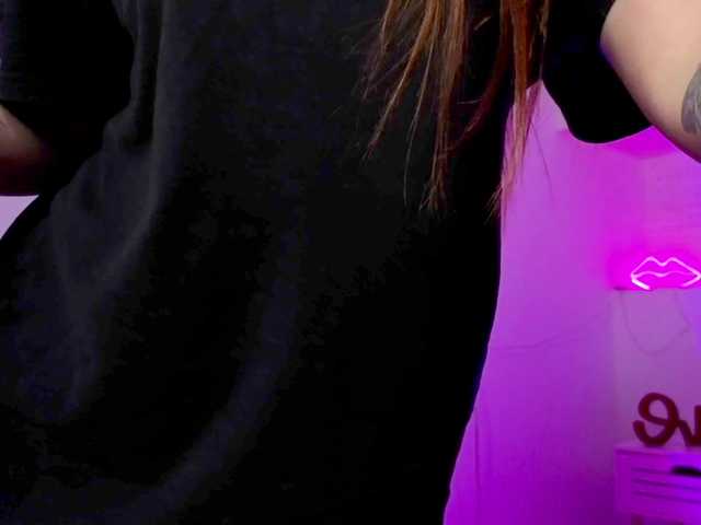 Little-sin-'s BongaCams show and profile