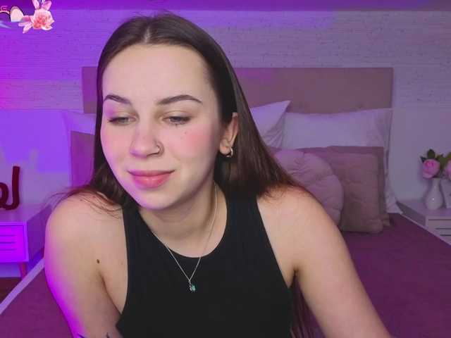 Little-sin-'s BongaCams show and profile