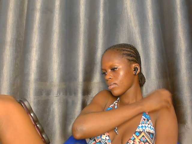 Mandymia's BongaCams show and profile