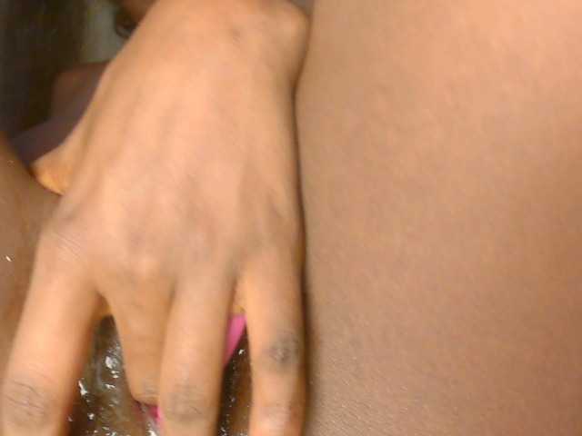 Mandymia's BongaCams show and profile