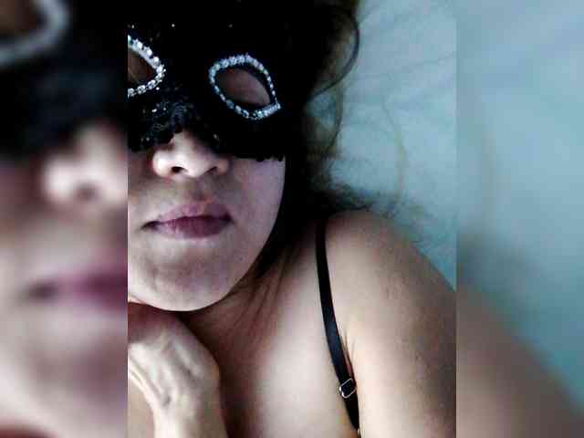 Malika40 Live Webcam on BongaCams