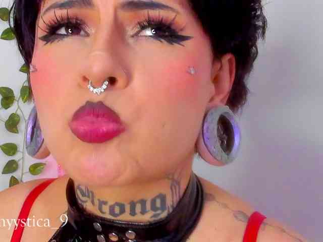 Aurora99 Live Webcam on BongaCams