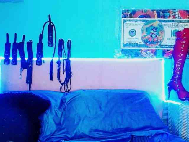 MilyGrey-08 Live Webcam on BongaCams