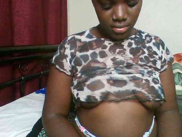 Lara61 webcam