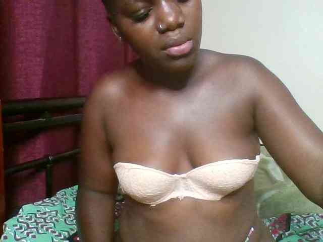 Lara61 webcam