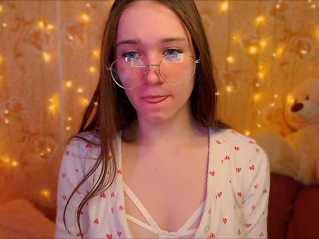 fluffy-kitty-'s BongaCams show and profile