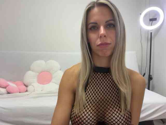 LunaRose16 webcam