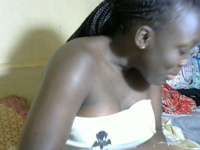 Yourgoddess1 webcam bongacams model stream image