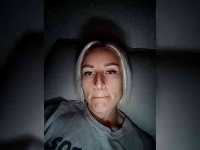 Anna-141 webcam