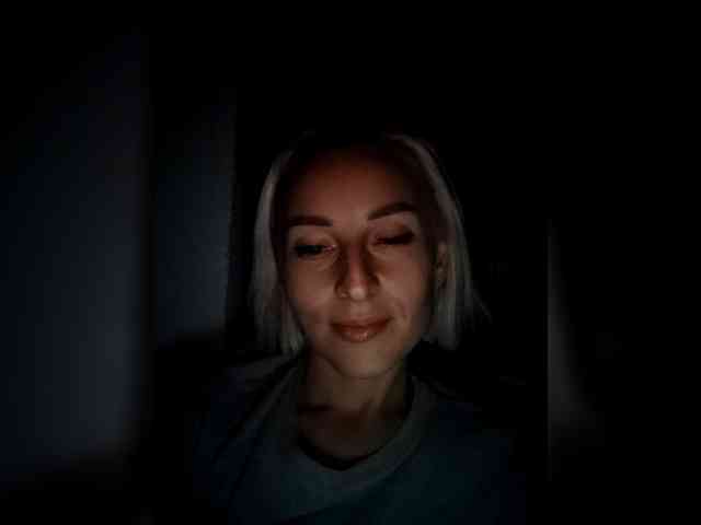 Anna-141 webcam