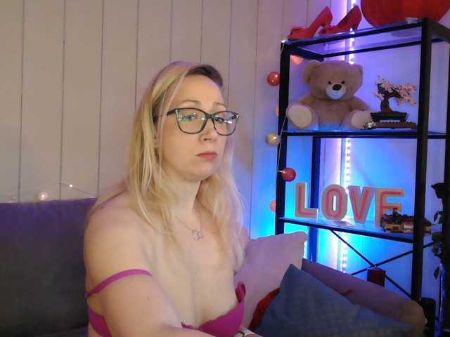 Lyscoquine's BongaCams show and profile