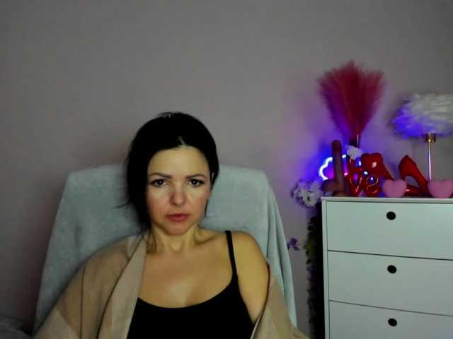 Mollybrunett live cam profile