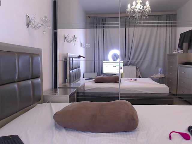 ailinaioki's BongaCams show and profile