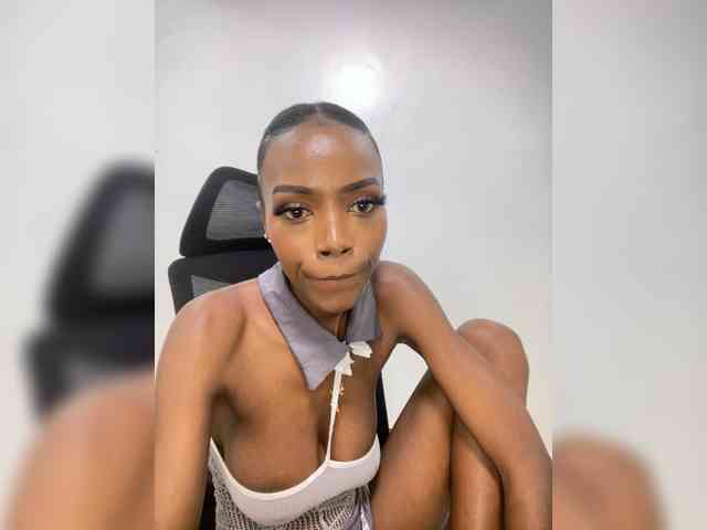 Exoticsoms webcam
