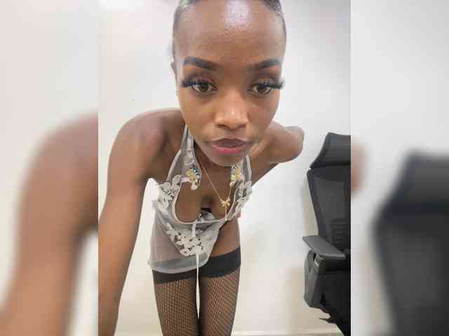 Exoticsoms webcam
