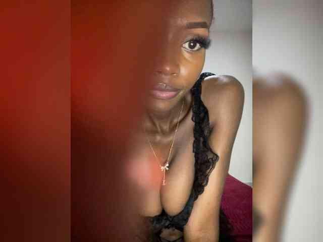 Exoticsoms webcam
