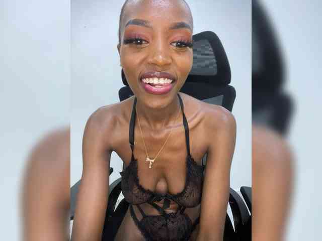 Exoticsoms webcam