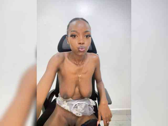 Exoticsoms webcam