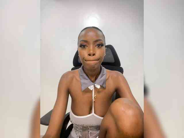 Exoticsoms webcam