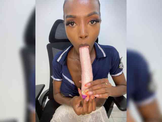 Exoticsoms webcam