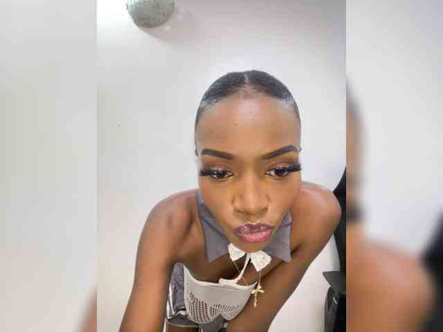 Exoticsoms webcam