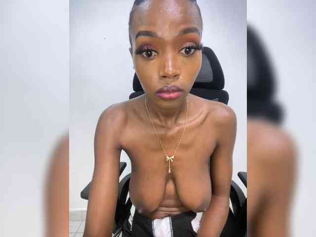 Exoticsoms webcam