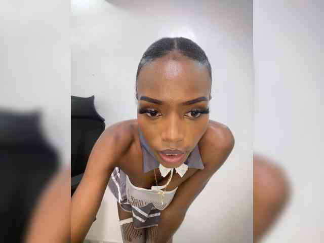 Exoticsoms webcam
