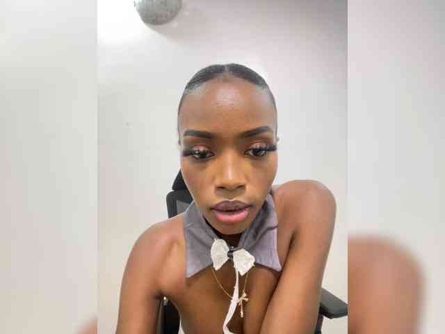 Exoticsoms webcam