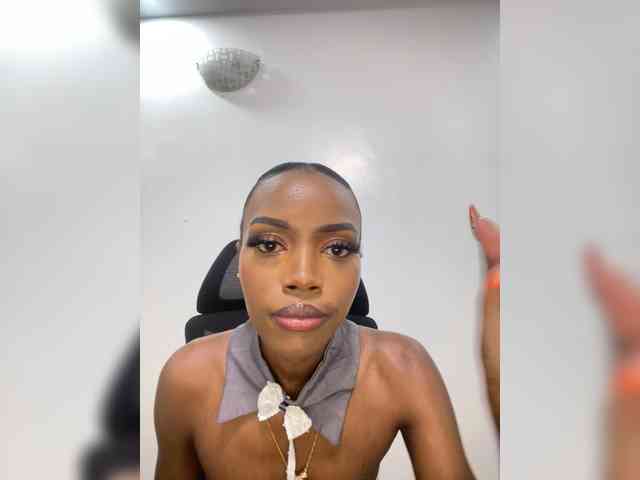 Exoticsoms webcam