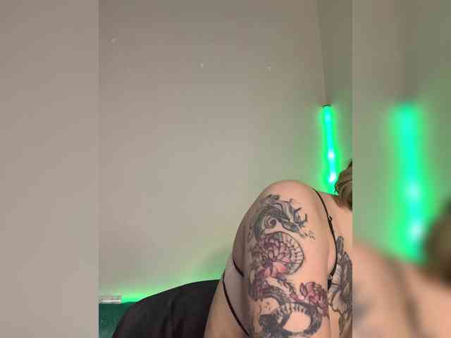 Ssssasha88 Live Webcam on BongaCams