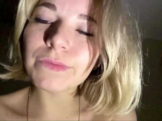 Offline AndraPascale on BongaCams