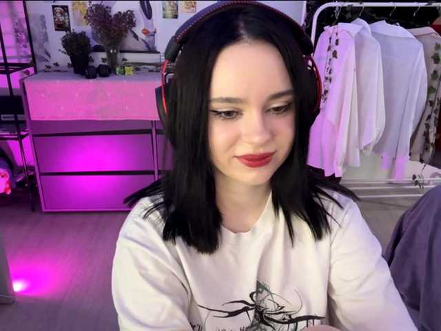  GiaZacharewicz chat room