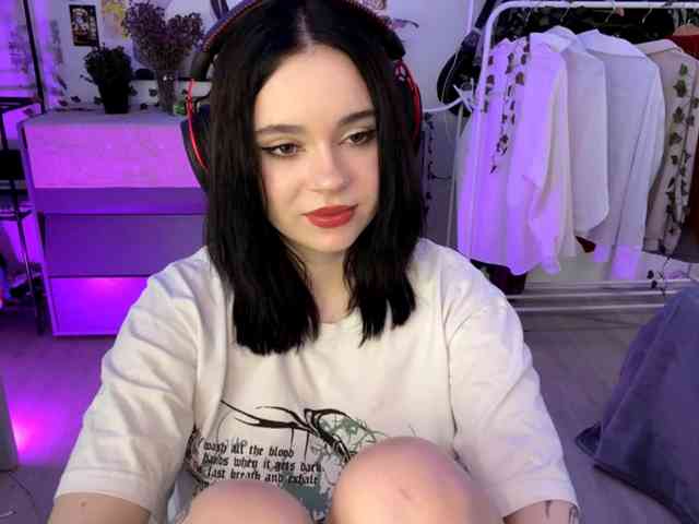 UrEmily webcam