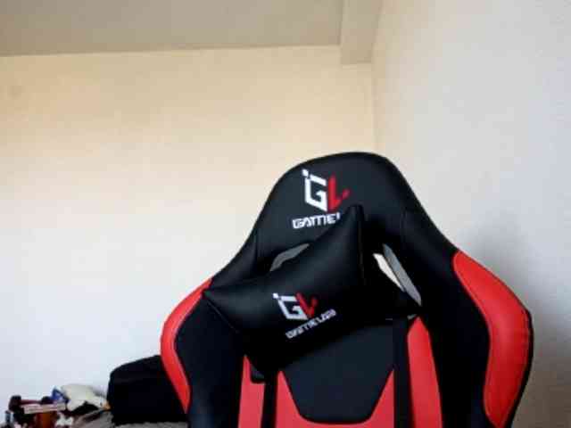 KeniaBarnet webcam