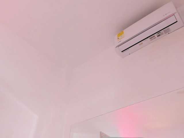 Offline EmaaTaylor on BongaCams