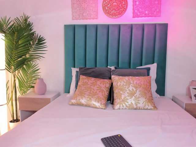  EmaaTaylor chat room