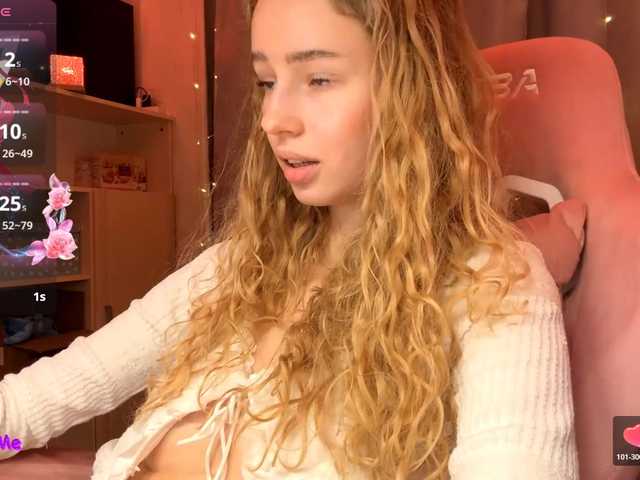 SweetyWhisper live cam