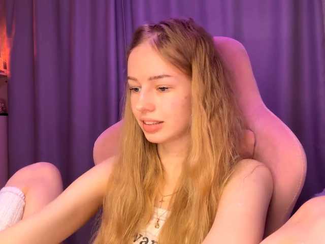 SweetyWhisper's BongaCams show and profile