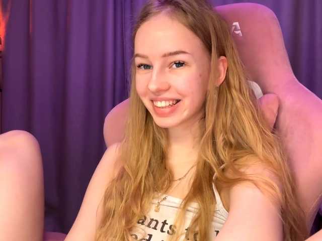 SweetyWhisper's BongaCams show and profile