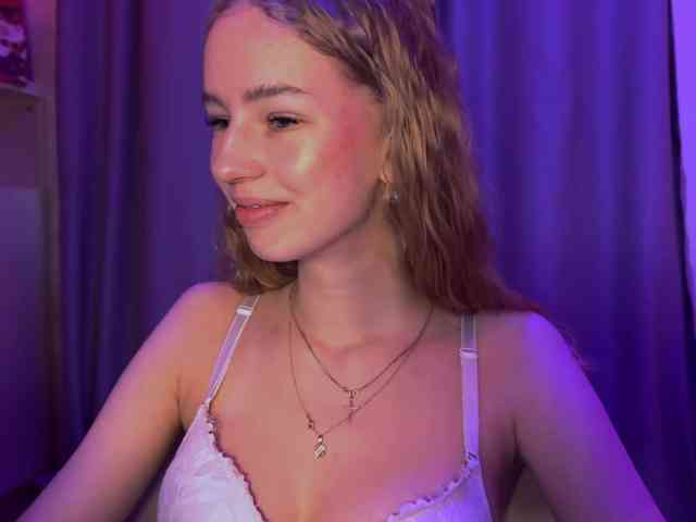 SweetyWhisper webcam