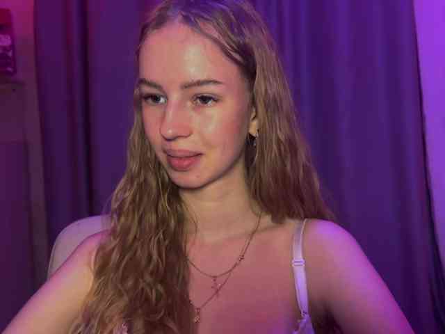 SweetyWhisper webcam