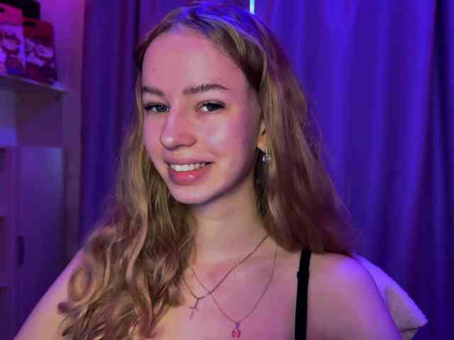 SweetyWhisper webcam